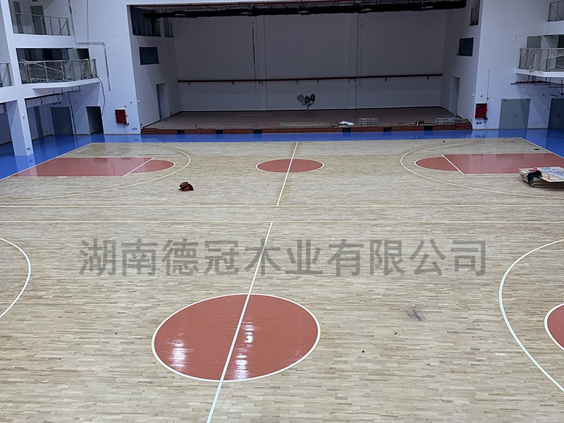 湖南德冠木業(yè)有限公司,德冠運動地板,跳躍者運動地板,籃球館地板,舞臺地板